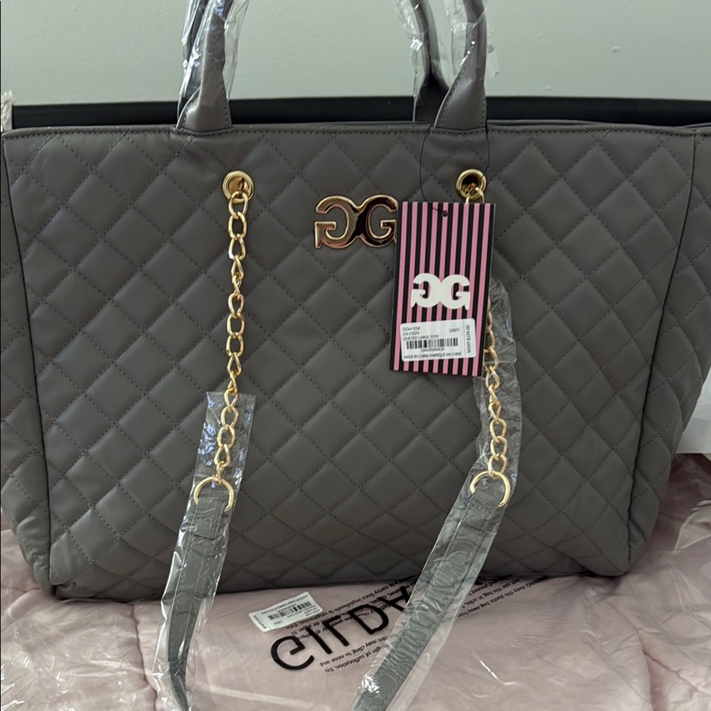 GILDA PARIS Brand New, Gray Quilted Tote Bag!